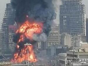 حريق يطلق عمود دخان ضخما في منطقة مرفأ بيروت