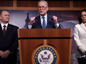 السناتور تشاك شومر زعيم الديموقراطيين في مجلس الشيوخ الأميركي