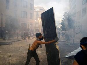 تجدد المواجهات بين المحتجين وقوى الامن ببيروت