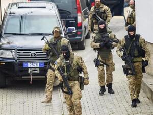 نقل الناطق باسم "جيش تحرير كوسوفو" إلى محكمة خاصة في لاهاي