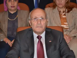 وزير الإنتاج الحربي المصري محمد العصار