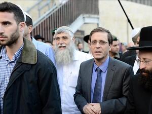 رئيس اسرائيل يقتحم الحرم الابراهيمي