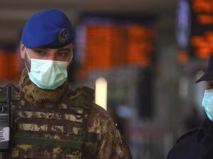 باتت إيطاليا أول بلد يعمم تدابير صارمة بهذا الشكل، سعيا لوقف انتشار فيروس كورونا.