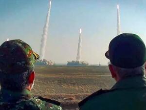 إطلاق صواريخ وطائرات مسيرة خلال مناورة للحرس الإيراني