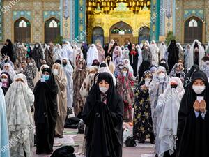 إيران تحتفل بالعيد في يومين مختلفين بعد انقسام المرجعيات