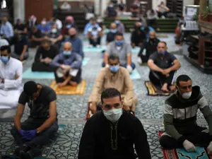 مساجد الأردن تفتح أبوابها أمام المصلين