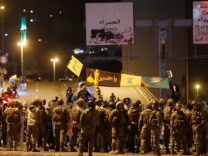 الجيش اللبناني يشتبك مع محتجين على تكليف دياب بتشكيل الحكومة