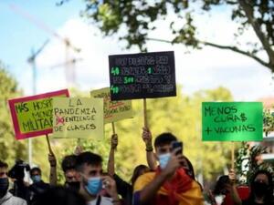 المئات يتظاهرون في مدريد احتجاجا على الإغلاق الجزئي