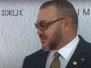 الحكم بالسجن على صحافيين فرنسيين لمحاولتهما ابتزاز ملك المغرب
