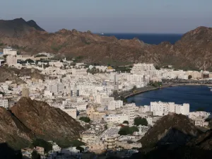 عُمان تمنع غير الحاصلين على اللقاح من دخول اراضيها