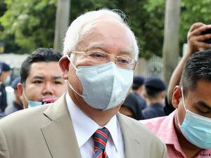 حكم بسجن رئيس وزراء ماليزيا السابق 12 عاما وتغريمه 50 مليون دولار