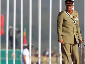 قائد الجيش الباكستاني في السعودية سعيا لإصلاح العلاقات