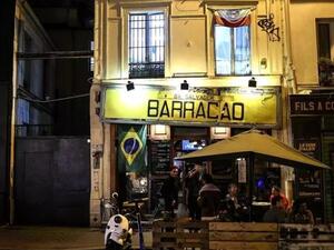 باريس تستعد لإغلاق الحانات لوقف انتشار كورونا