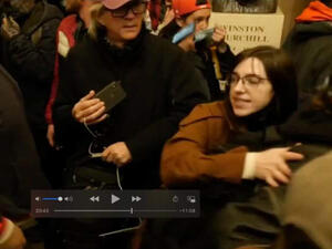 فتاة من مقتحمي الكونغرس سعت لبيع حاسوب بيلوسي للمخابرات الروسية