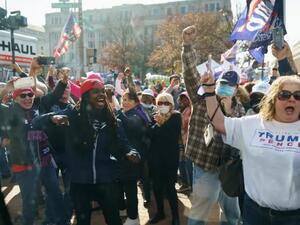 الالاف من مناصري ترامب يتظاهرون رفضا لنتيجة الانتخابات
