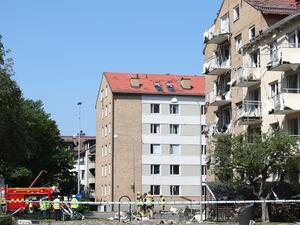 تسبب الانفجار في تحطيم نوافذ عدة مبان في المنطقة