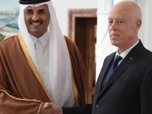 أمير قطر يبدأ زيارة رسمية للجزائر