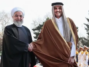 أمير قطر يدعو من إيران إلى خفض التصعيد بالمنطقة في "وقت حساس"