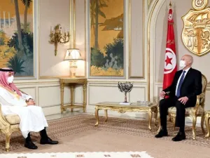 وزير الخارجية السعودي يلتقي سعيّد ويؤكد دعم المملكة لتونس