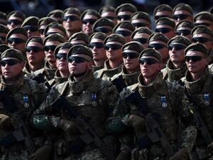 اوكرانيا تستدعي الاحتياط وتدعو مواطنيها لمغادرة روسيا فورا