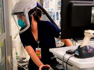 وفاة 3 أميركيين بكورونا كل دقيقة وإغلاقات جديدة في الصين