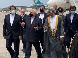 ظريف يجدد تأييد إيران لهدنة باليمن خلال لقائه مسؤولا حوثيا في مسقط 
