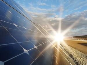Global renewable energy power generation has posted double-digit annual growth in recent years. (Shutterstock) GCC Targets $76 Billion in Cost Savings from Renewable Energy