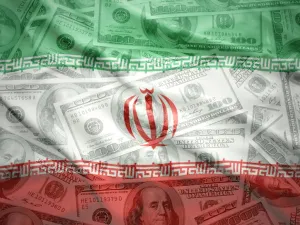 إيران تتجه لدمج بنوك العسكر للإفلات من العقوبات الأمريكية
