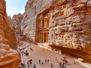 The total remittances of Jordanian expatriates increased by 1.6 per cent by the end of April to $1.202 million