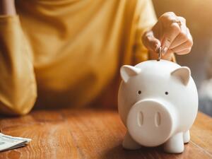 ثقافة الادخار لدى المرأة أقوى من الرجل