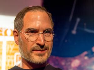 Late Steve Jobs was a master at keeping employees motivated and working long hours, Bill Gates says.