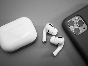 Apple to Bundle AirPods With iPhone 12 in 2020