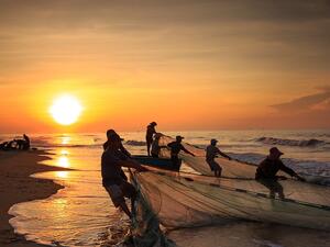 The Gaza fishermen's union said the limit was then set at 15 nautical miles in the south near the Egyptian border.