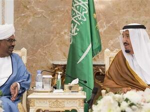 A handout file picture provided by the Saudi Royal Palace on September 2, 2017 shows Saudi King Salman (R) meeting with Sudanese President Omar al-Bashir near the holy city of Mecca, during a ceremony with Muslim officials who are participating in the Hajj pilgrimage (AFP)
