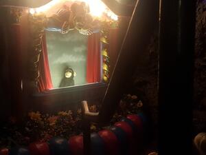 Opera puppet show (Twitter)