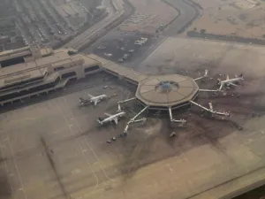 Pakistan reopens airspace for civil aviation (Twitter)