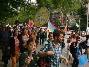 Amnesty International calls on Turkey's authorities to allow gay pride march in an Ankara  (Twitter)
