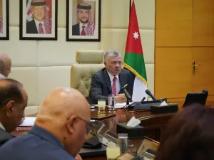 وأشاد الملك بموقف المملكة المتحدة إزاء القضية الفلسطينية، ومساعيها لتحقيق السلام.