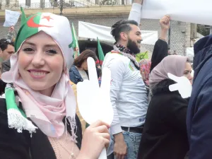 ترفض حركة الاحتجاج أن يتولى "النظام" القائم تنظيم الانتخابات الرئاسية وتطالب مسبقا برحيل كل داعمي بوتفليقة 