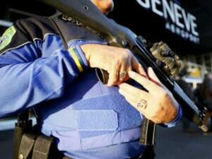 وقالت الشرطة إنهم سمعوا صوت إطلاق رصاص بعدما أعلن الرجل أنه سيستسلم في غضون عشر دقائق.