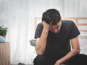 الشاب إذا احتاج إلى ممارسة العادة السرية فإنها تجوز عند الحاجة، وتركها والبعد عنها خير