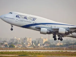 السعودية وافقت على طلب الامارات فتح اجواءها لكافة الطائرات وبجيمع الاتجاهات