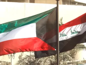 وقالت المصادر ان جماعة حاولت تهريب عبوة ناسفة وانفجرت في المكان