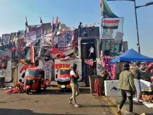 مقتل أكثر من 480 شخصاً، غالبيتهم العظمى من المتظاهرين