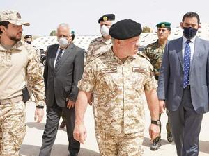 ودعا العاهل الأردني الى عدم التنقل والسفر في ظل المخاوف المتزايدة من انتشار الفيروس.