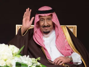 أوصى الأمير الراحل، العاهل السعودي بضرورة "طاعة الله في السر والعلن