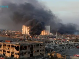 وتسبب الانفجار في دمار هائل بالمرفأ والمناطق المجاورة له، وأعلن لبنان، إثر ذلك، بيروت مدينة منكوبة والحداد العام.