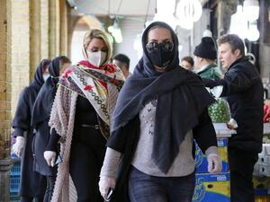 يجب على الولايات المتحدة أن تبقي على العقوبات على النظام الإيراني