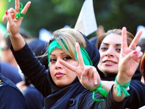 ظريف: تعريض عمال البناء لإرهاب اقتصادي لا يظهر سوى أقصى فشل لسياسة الضغوط القصوى الأمريكية