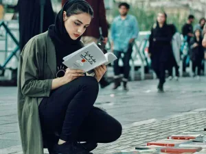 لا يسعهم إلا أن يعيشوا كما “يشاؤون وليس كما تشاء السلطات 